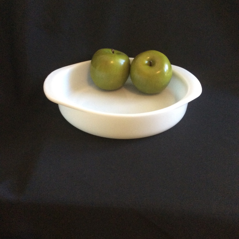 Pyrex Casserole milk glass white dish with handles